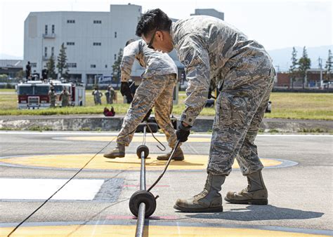 F-16 landing pad arresting gear