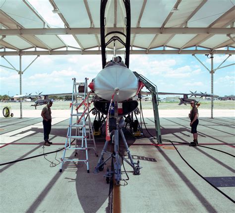 F-16 landing pad construction