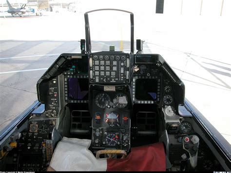 F-16C Cockpit Features