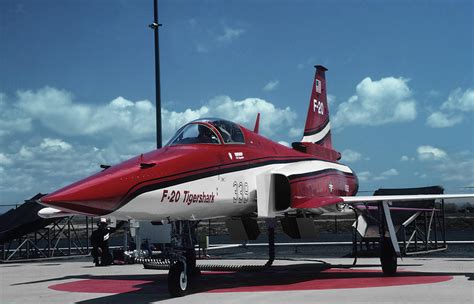 F-20 Tigershark in formation flight