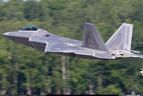 F-22 Raptor accelerating to high speed