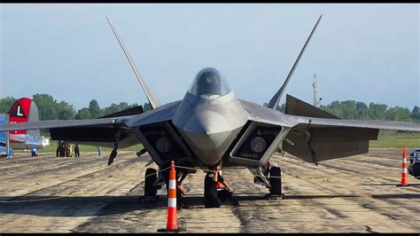 F-22 Raptor's thrust-vectoring technology