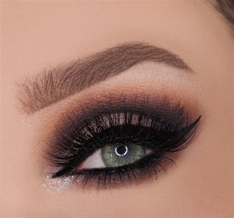 Glamorous cut crease look using Nikita Morphe Palette