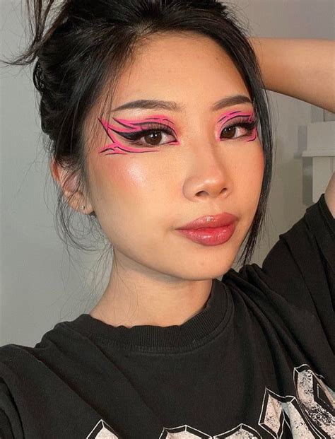 A model with a graphic liner design on her eyes