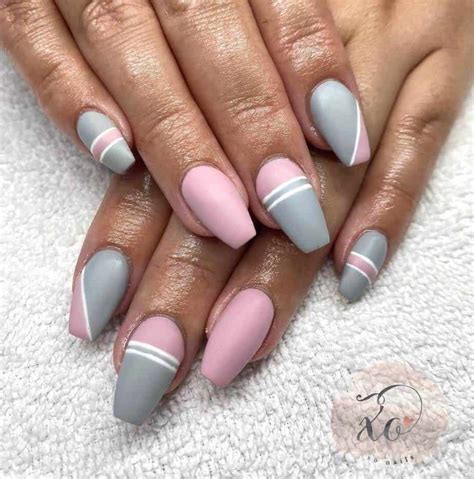 Gray Pink Nail Art