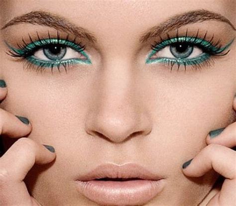 Blue Eyeshadow Palettes for Green Eyes