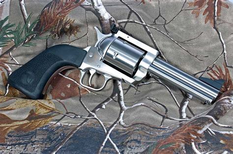 Handling big bore revolver