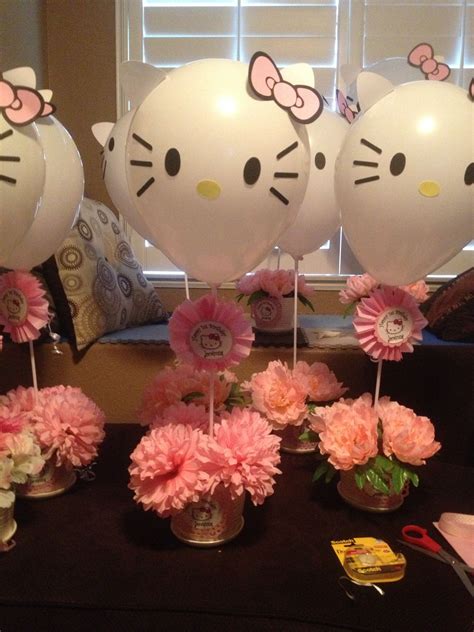 Hello Kitty centerpieces