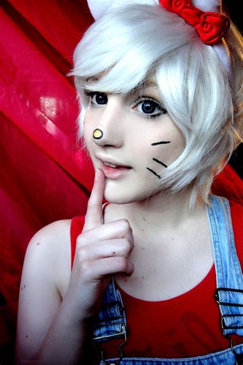 Hello Kitty cosplay