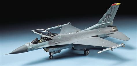 Hot Wheels F-16 Fighting Falcon