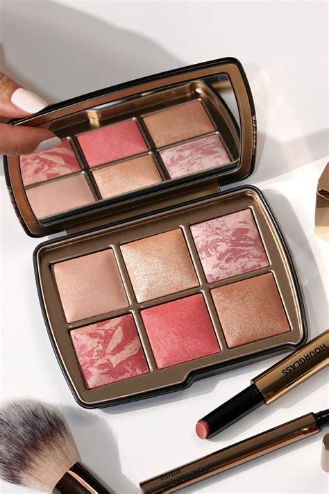 Elevate Your Everyday Look with the Barneys Hourglass Palette