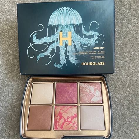 Hourglass Palette Jellyfish Appearance