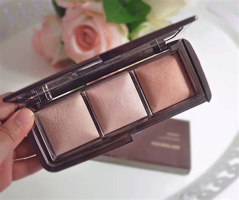 Is the Barneys Hourglass Palette Worth the Investment?