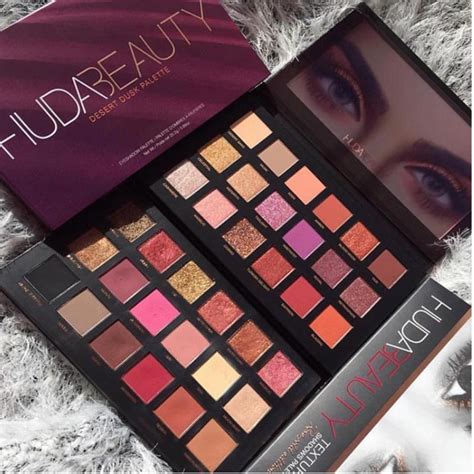 Huda Beauty Desert Dusk vs Rose Gold Remastered