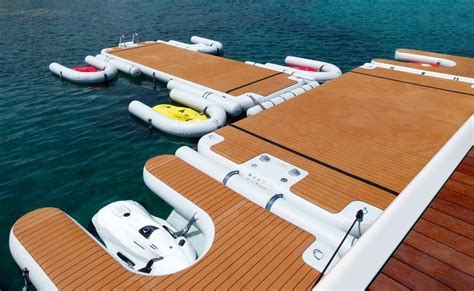 Inflatable dock platform for lounge area