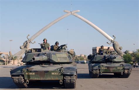 U.S. tanks in Iraq in 2003