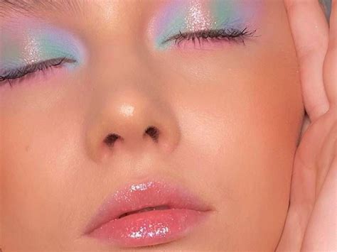 Iridescent Eyeshadow Looks Example 2