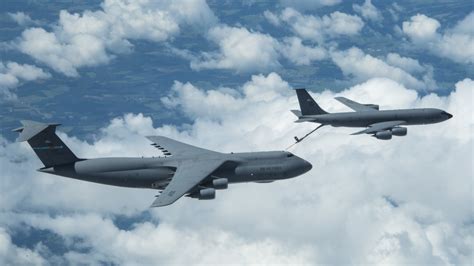 KC-135 Boom Refueling