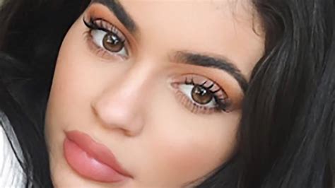 Kylie Jenner Eye Makeup Palette Inspiration 4