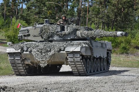 Leopard 2 tank crew training