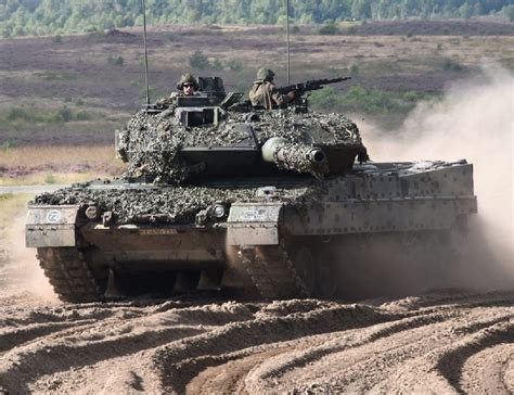 Leopard 2 tank mobility