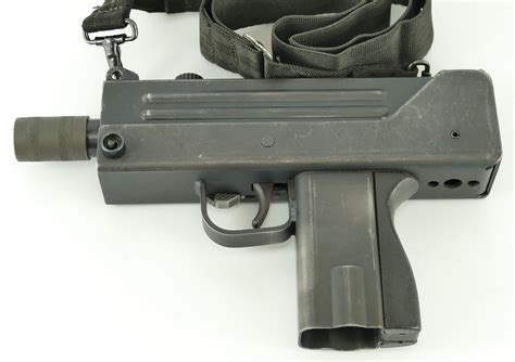 MAC 10 machine pistol