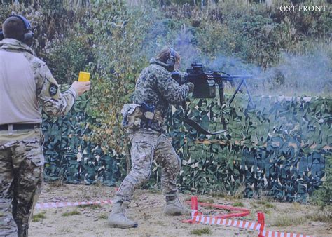 Machine gunner training