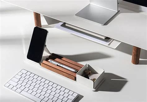 Image of a magnetic palette used as a desk organizer