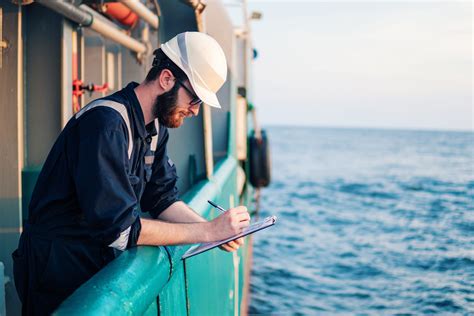 Merchant Mariner Career Description