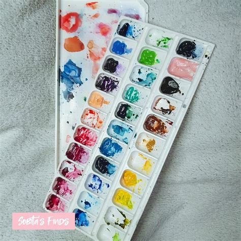 Mijello Watercolor Palette in a Studio