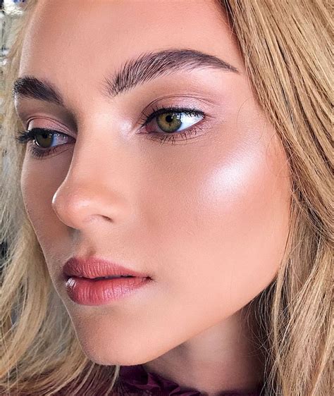 Natural Highlighter Makeup