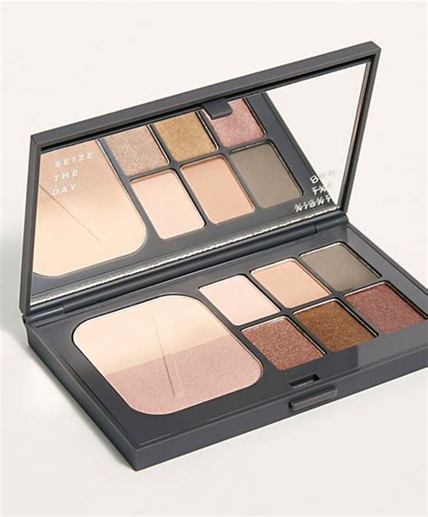 Non-toxic eyeshadow palettes gallery image 10