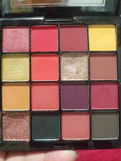 Nyx Ultimate Shadow Palette Review