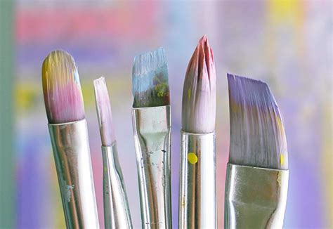 oil painting brushes and tools