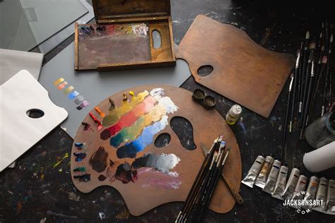 oil painting palette with 7 essential colors