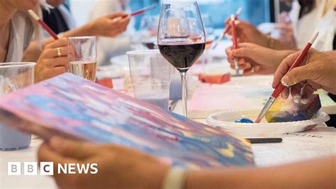 Painting and Wine Studio Experience in Dublin