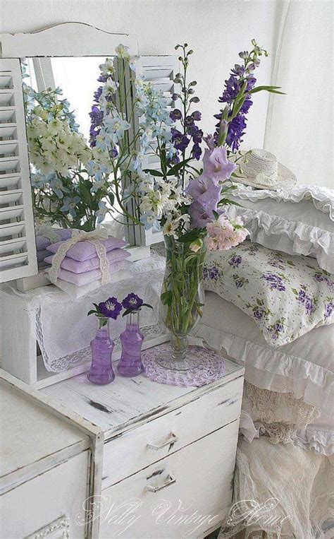 Pale Lavender Accessories