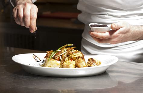 Plating and serving roti de haut de palette desosse