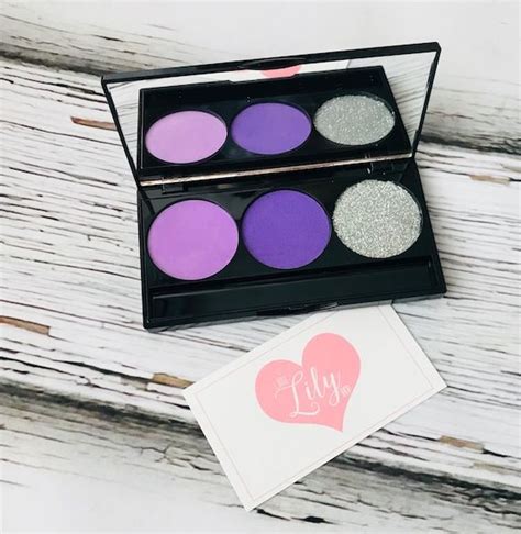 Plum eyeshadow palette