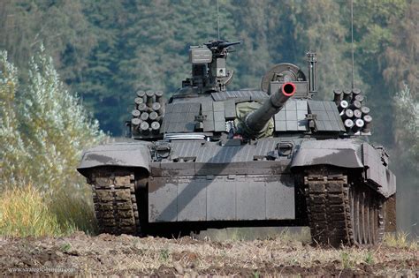 PT-91 Twardy Main Battle Tank