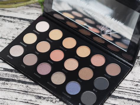 Pur Eyeshadow Palette Look 1