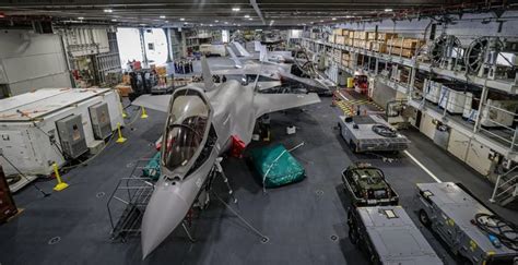 QDC Royal Navy Queen Aircraft Hangar