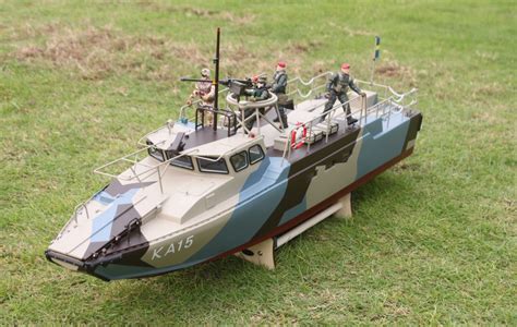 Operating Radio Controlled Military Boats