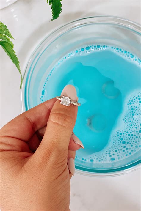 Ring Cleaning Solution