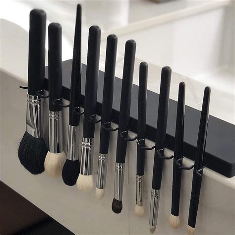 Sanitizing Makeup Brushes