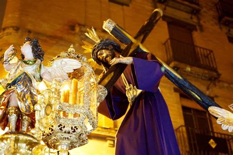 Semana Santa processions description