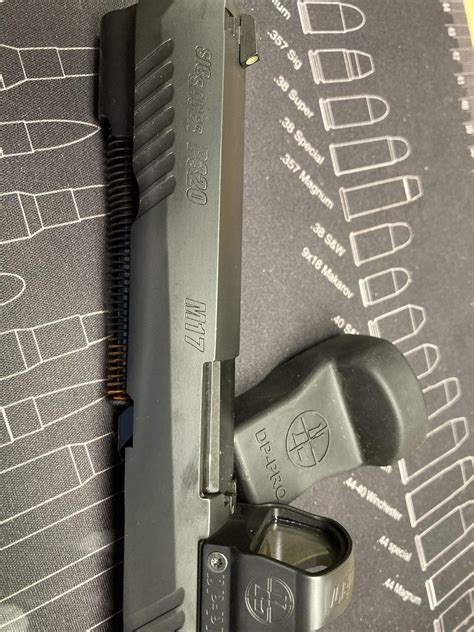 Sig M17 Slide Design