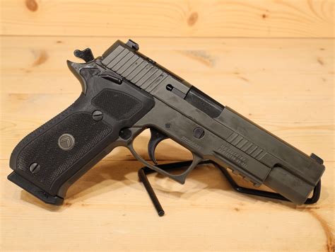 Sig Sauer P220