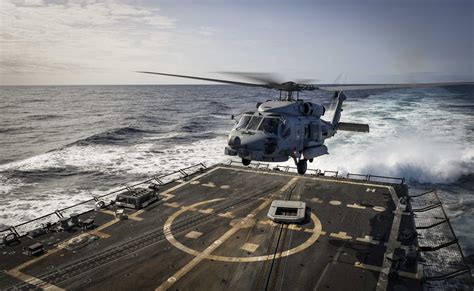 Sikorsky SH-60 Seahawk Landing