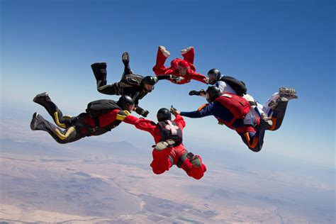 Skydiving formation flying